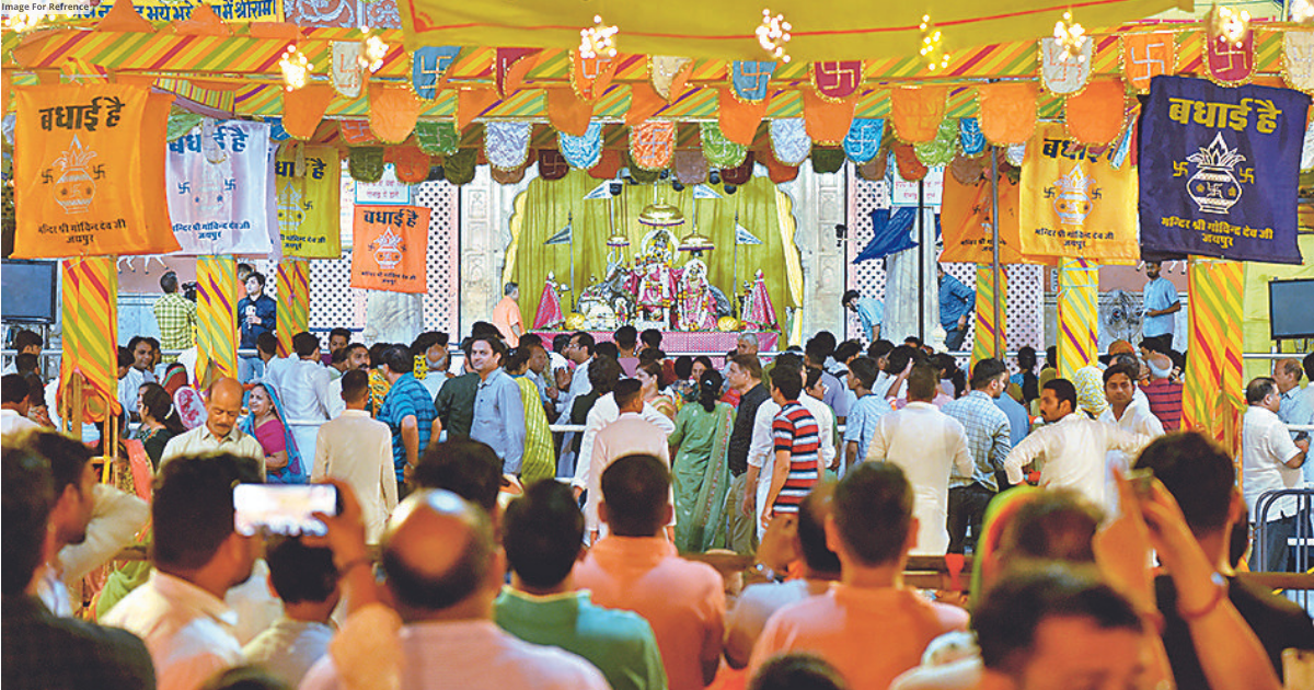 Govind Devji all decked up for celebrations; Guv Mishra extends wishes